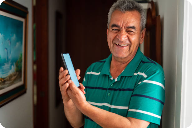 Avista Imagen de un señor contento con crédito y préstamo de libranza